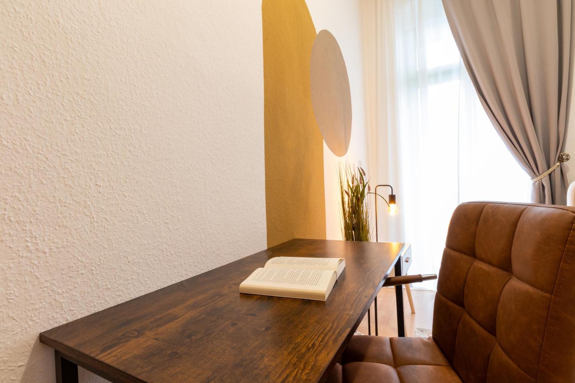 Stadtnatur Apartment Am Kuechwald - Mit Balkon, Streaming-Tv, Badewanne, Arbeitsplatz Кемниц Екстериор снимка