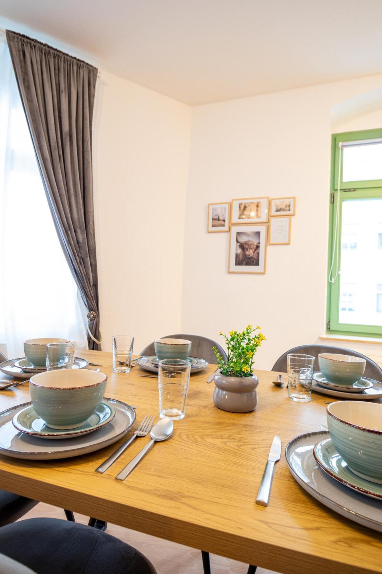 Stadtnatur Apartment Am Kuechwald - Mit Balkon, Streaming-Tv, Badewanne, Arbeitsplatz Кемниц Екстериор снимка