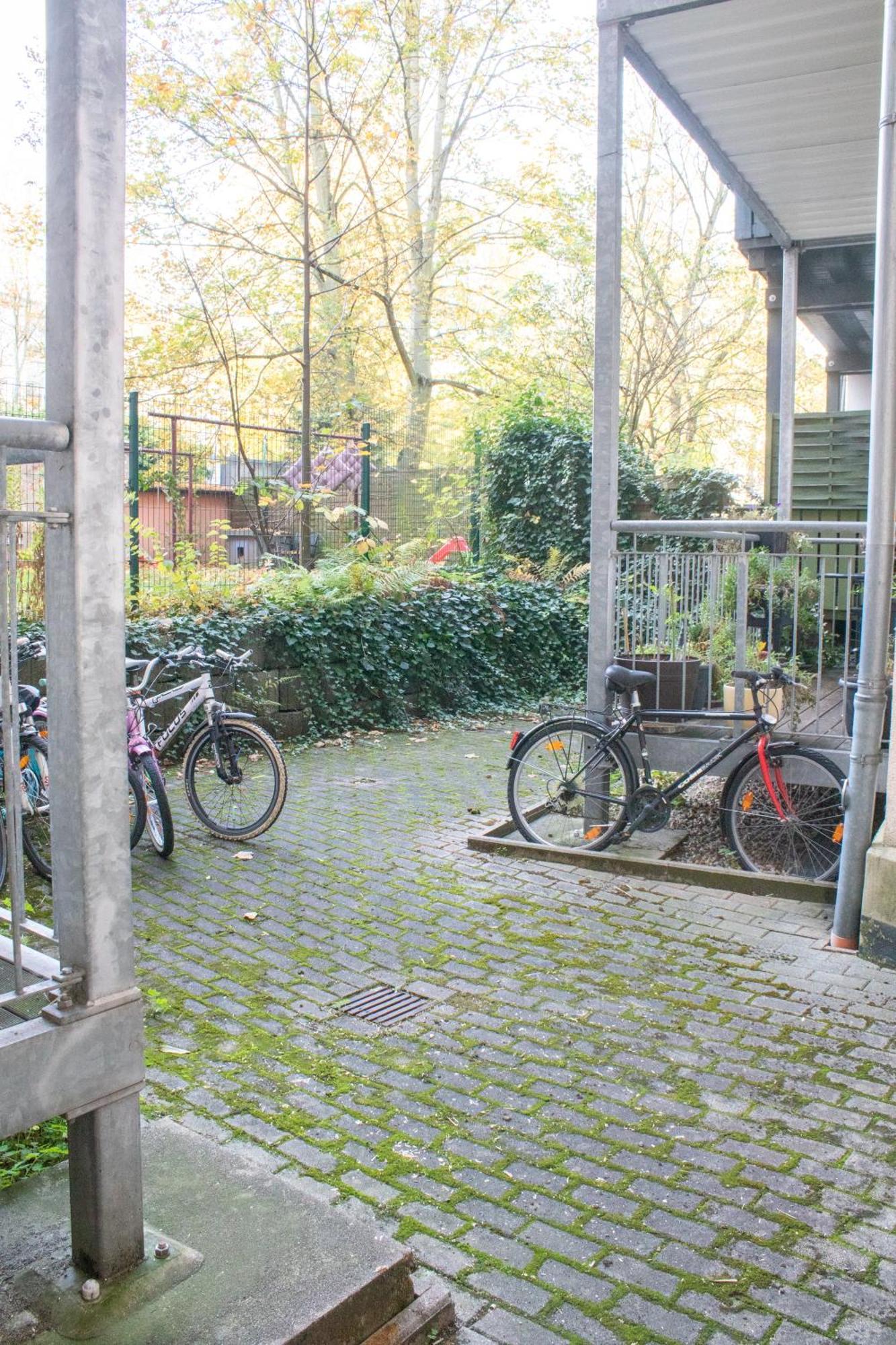 Stadtnatur Apartment Am Kuechwald - Mit Balkon, Streaming-Tv, Badewanne, Arbeitsplatz Кемниц Екстериор снимка